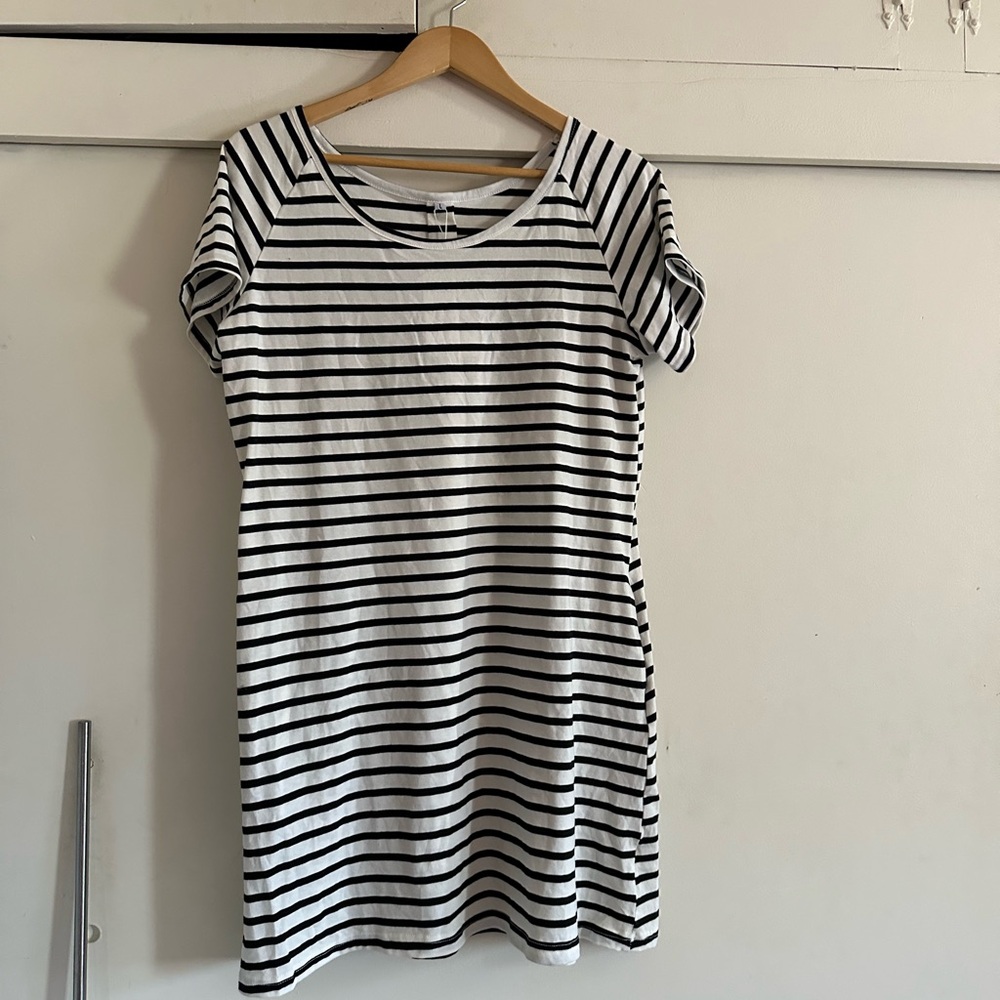 Alaster Queen Black & White Striped Dress Size L NWT